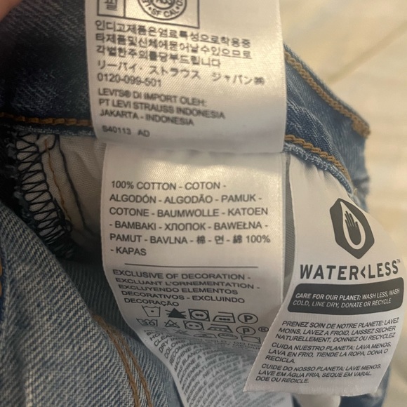 Levi's Blue High Rise Distressed Jeans - Picture 5 of 5